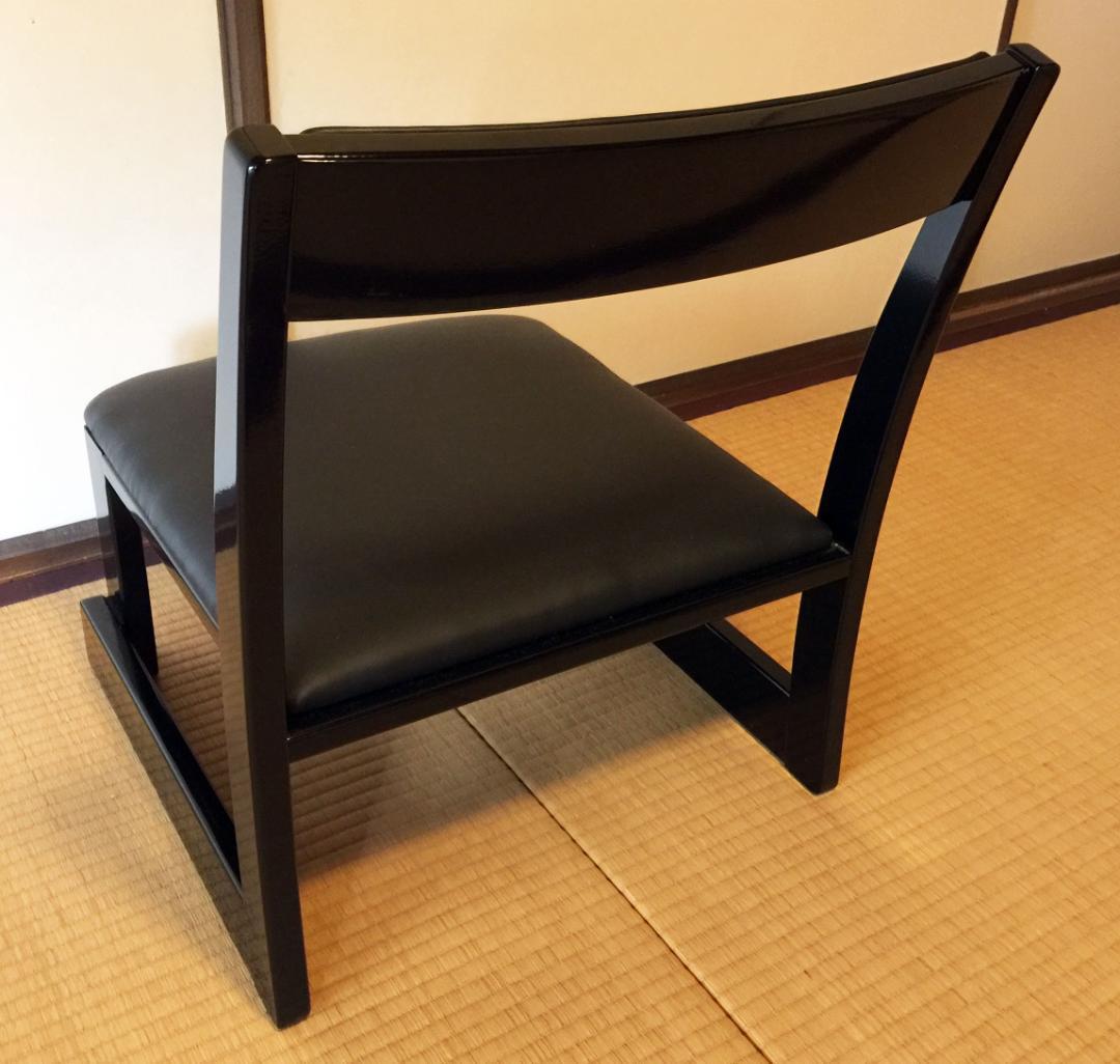 料亭で使用している足が楽な 座椅子２脚セット (極美品）