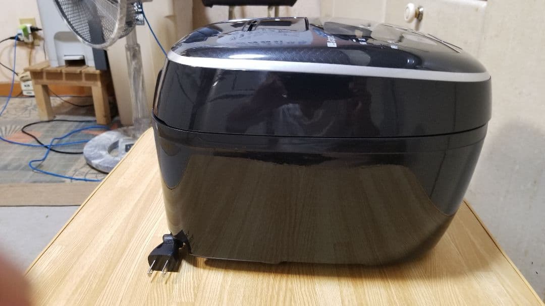 ☆2021年製☆タイガー圧力IH炊飯器 ☆ご泡火炊き☆遠赤9層土鍋かまどコート釜