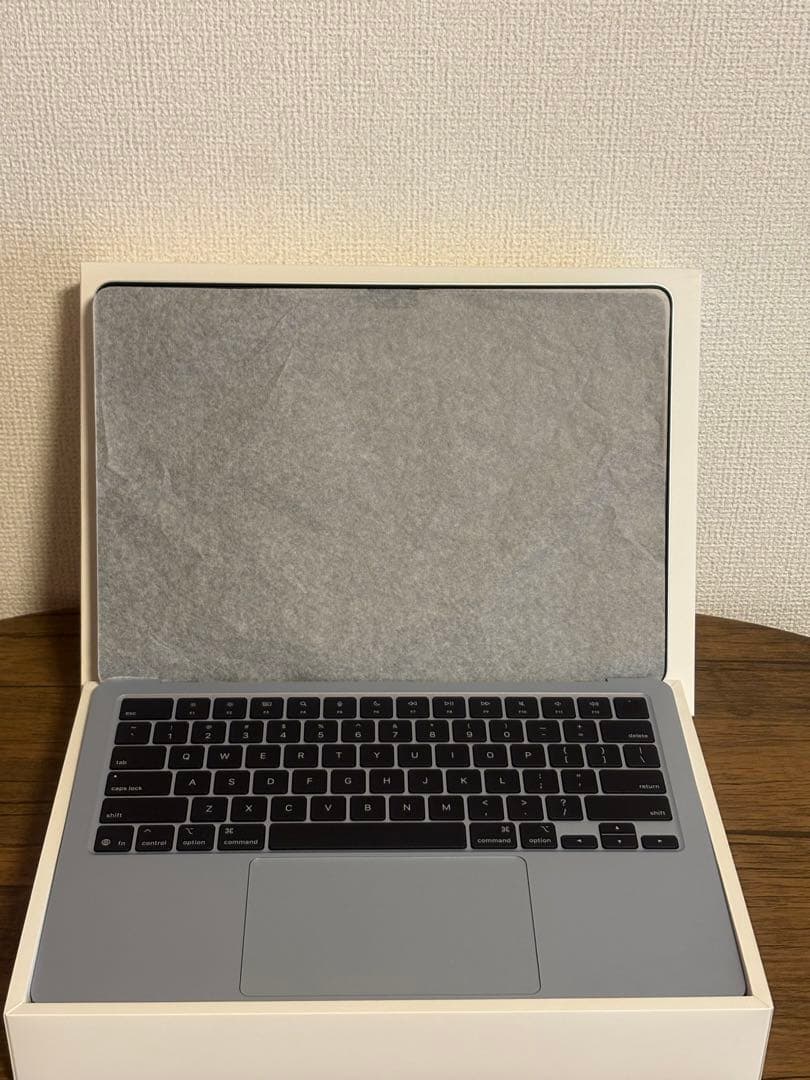 MacBook Air M4 メモリ16GB/SSD512GB13インチ