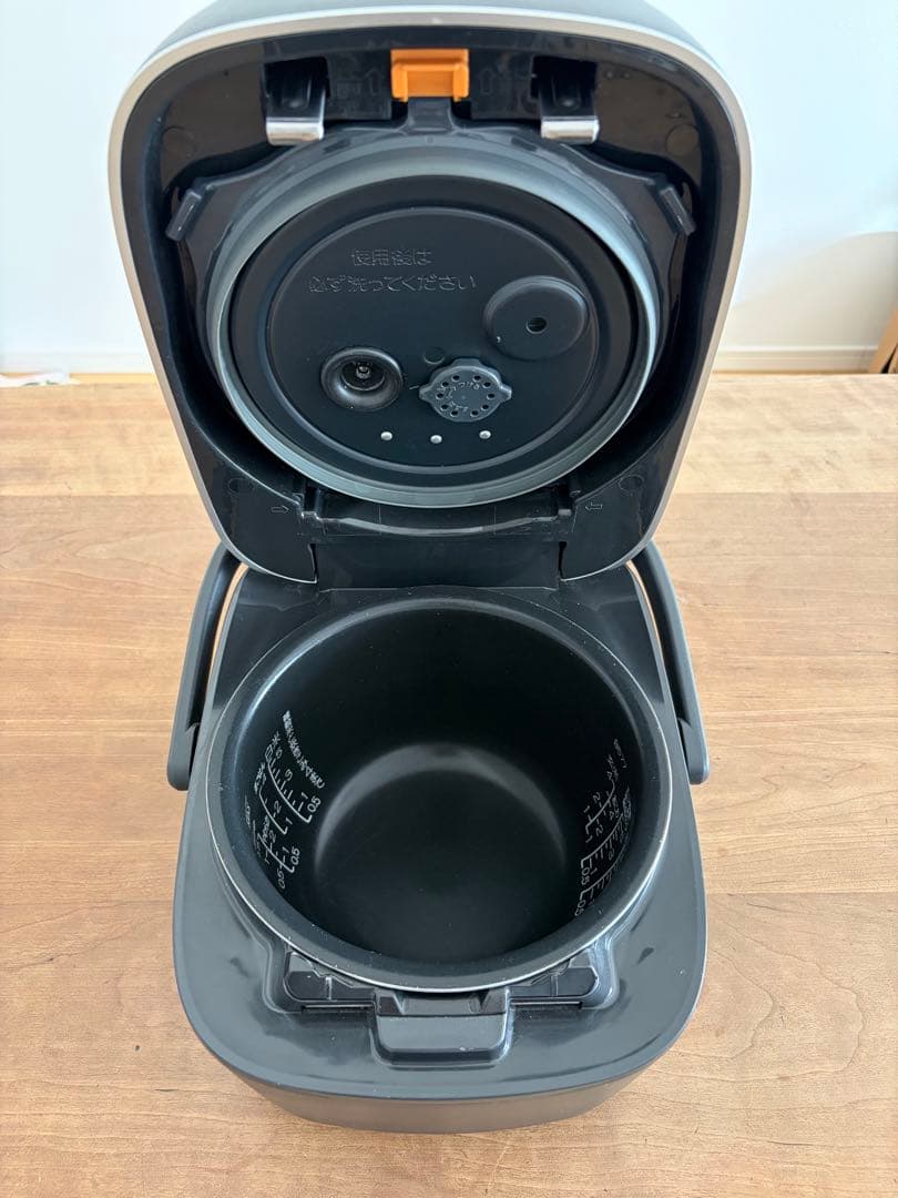 5.5合炊　炊飯器 NW-PT10 黒 炎舞炊き　象印