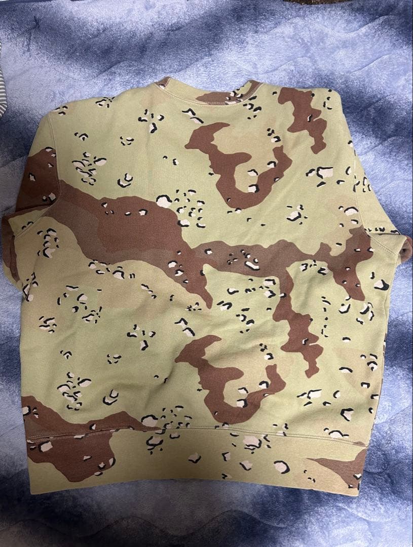 Supreme futura logo crewneck sサイズ スウェット