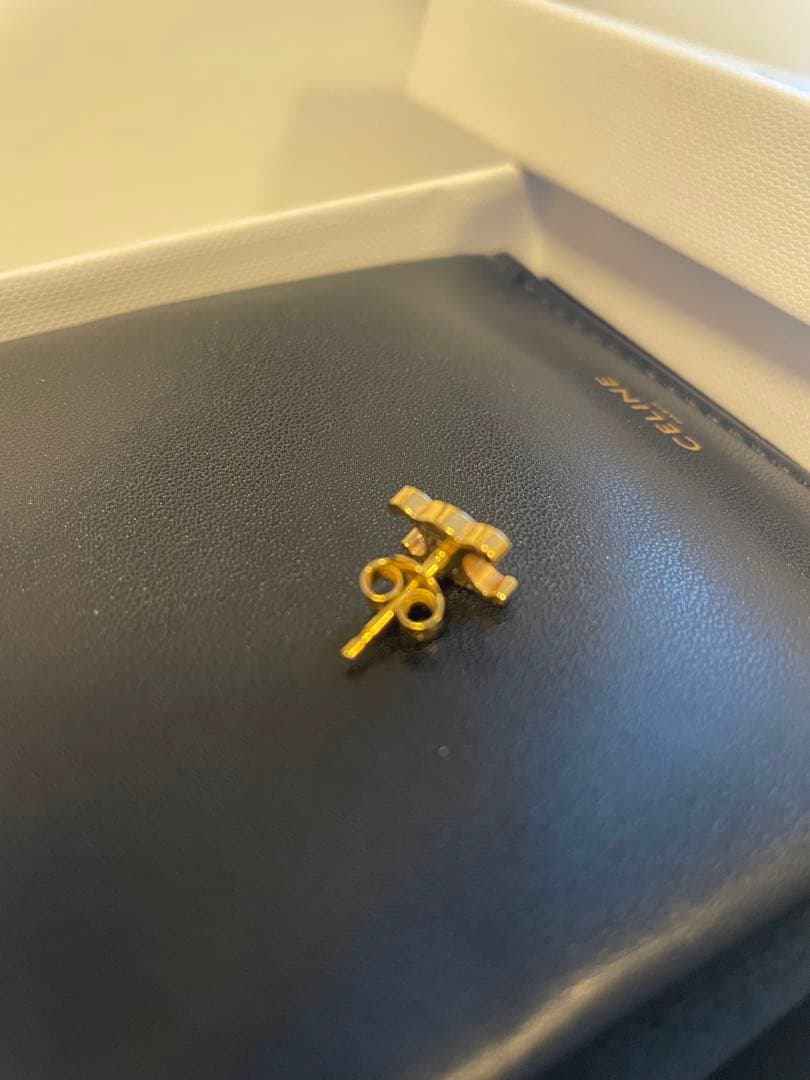 CELINE トリオンスタッズゴールドピアス(片耳用)