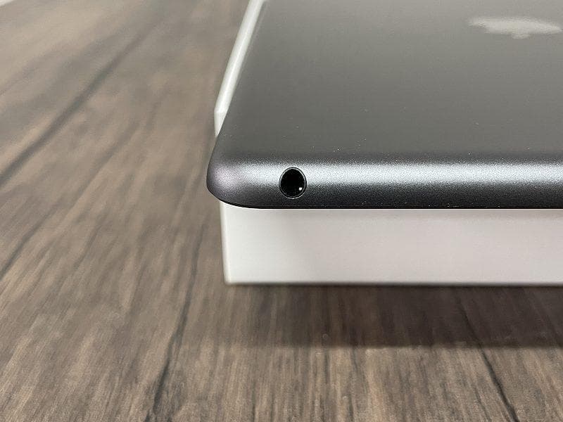 ⑧【美品】iPad Apple 第9世代　Wi-Fiモデル　64GB