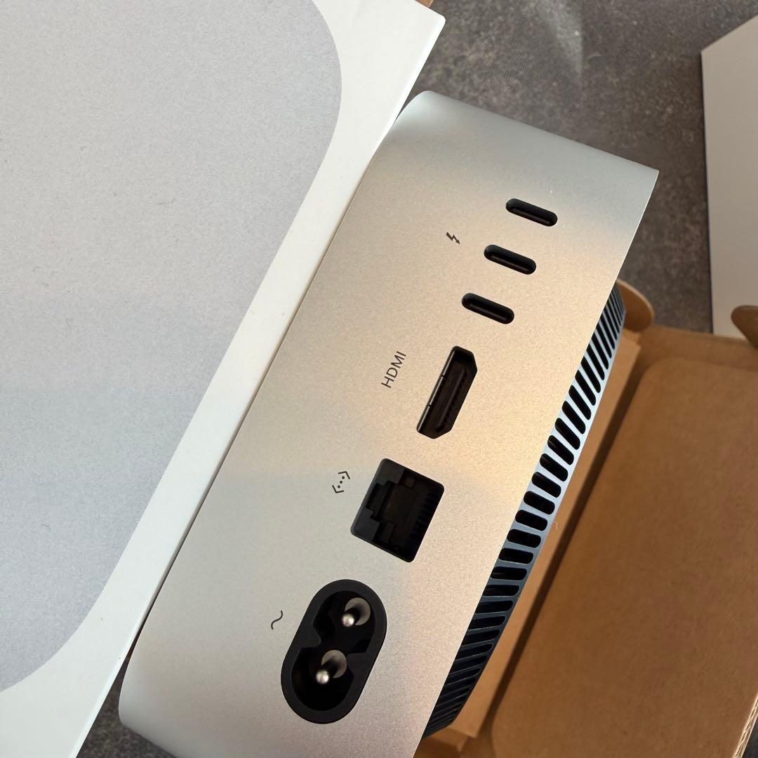 【ほぼ未使用】 Apple M4チップ搭載Mac mini 本体