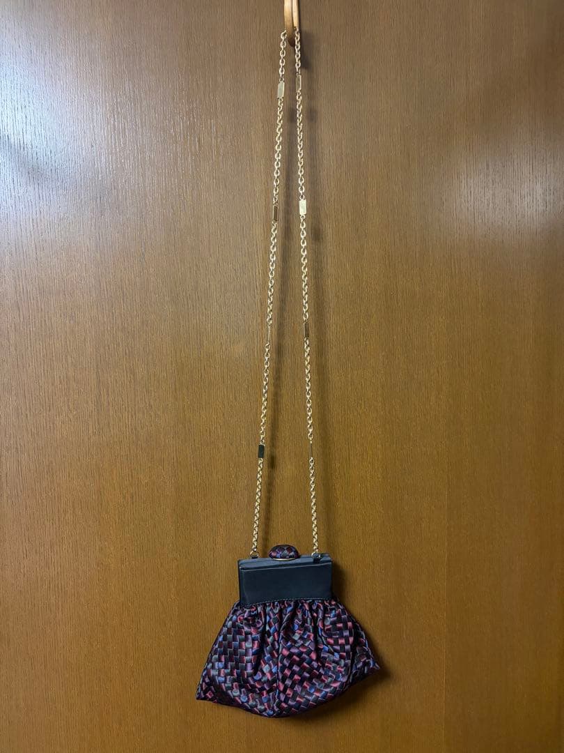 ボッテガヴェネタ イントレチャート　がま口チェーンショルダーバッグ