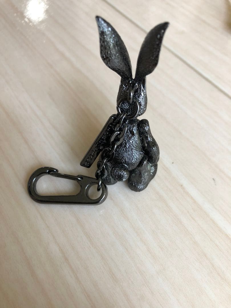 beauty:beast ダークナイトキーホルダー　完品！うさぎ