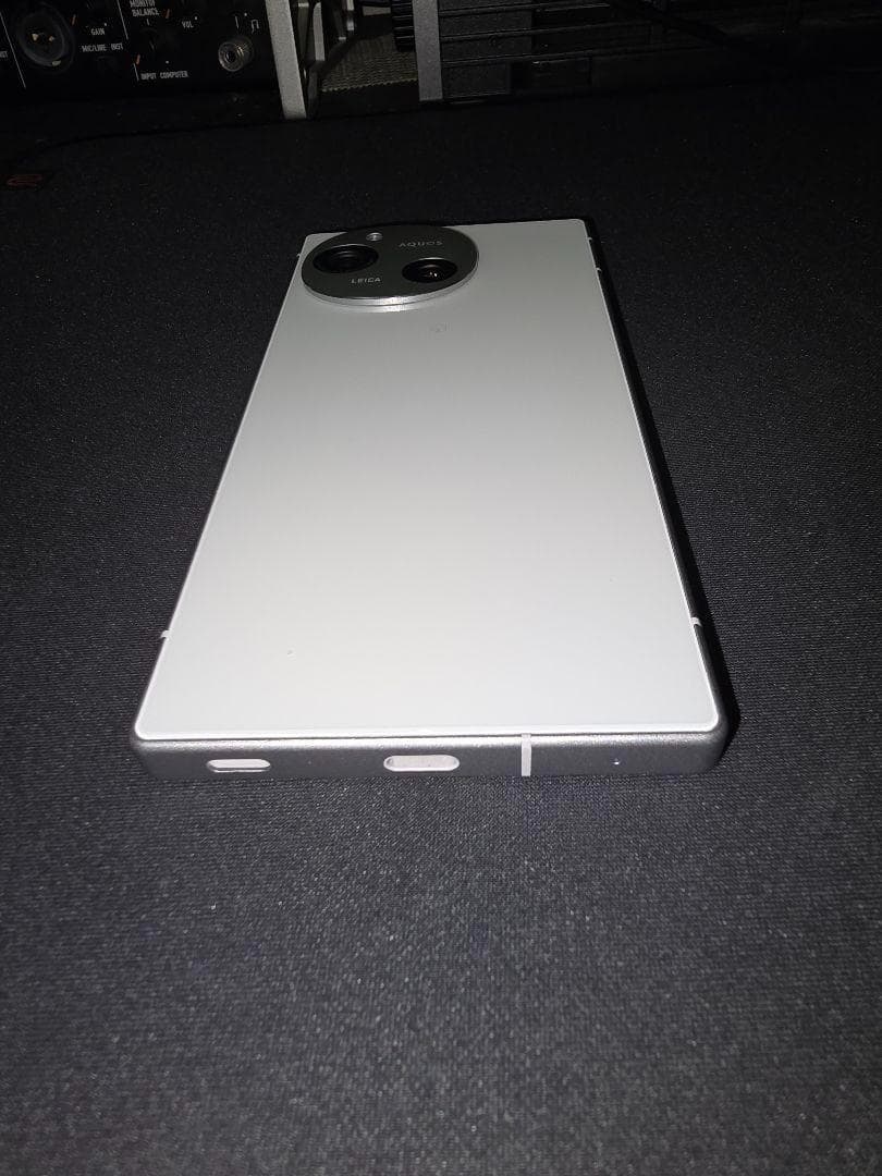 AQUOS R9 SIMフリー　LEICA スマホ本体