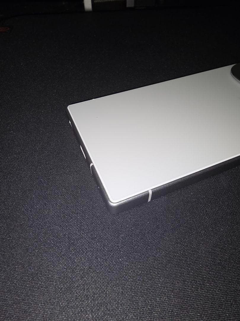 AQUOS R9 SIMフリー　LEICA スマホ本体