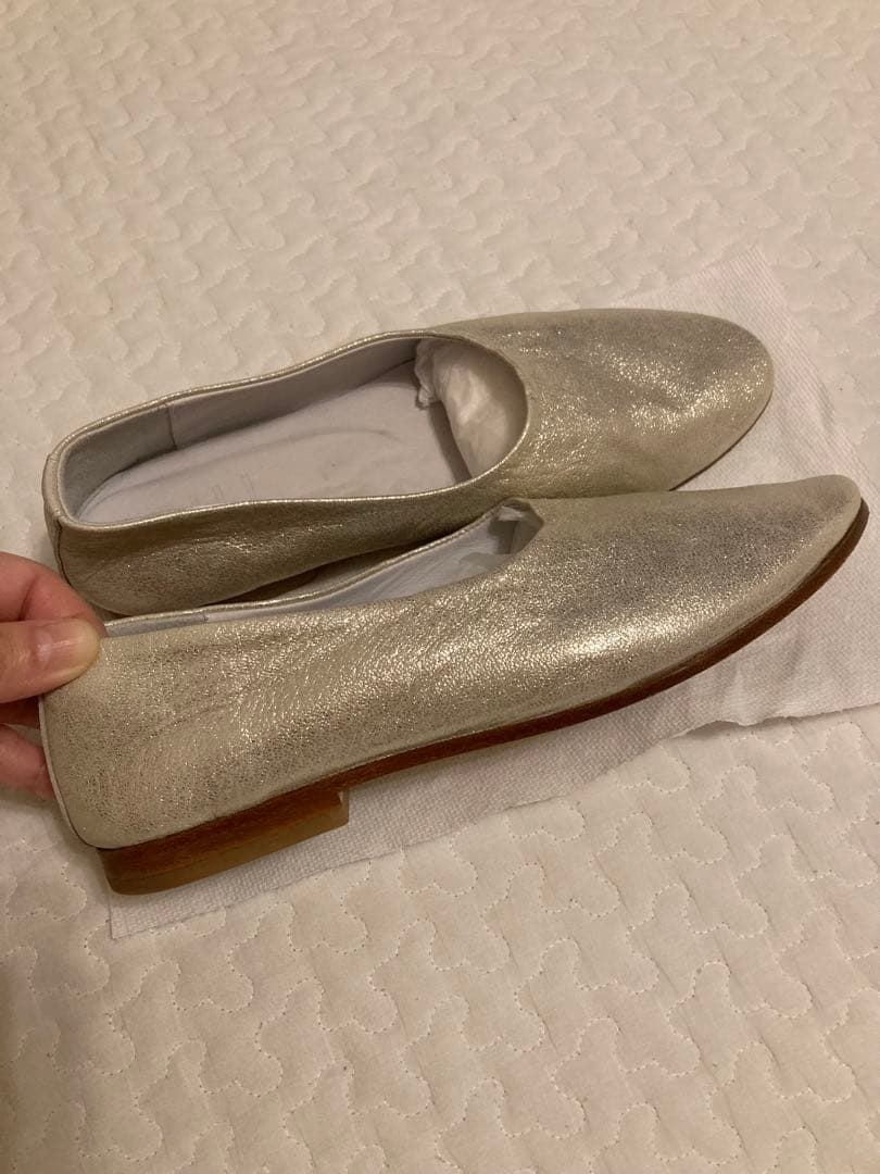 美品! SUI シューズ　シャンパンゴールド　23.5 北欧、暮らしの道具店