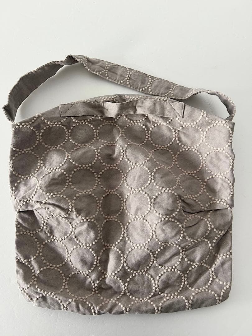 【美品】mina perhonen　tambourine　ボディバッグ　大　麻綿