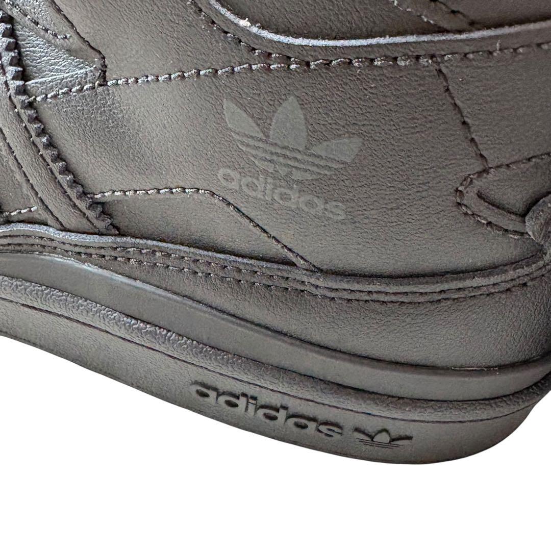 アディダス☆フォーラムミッドスニーカー バスケットボールシューズ 23.5 黒