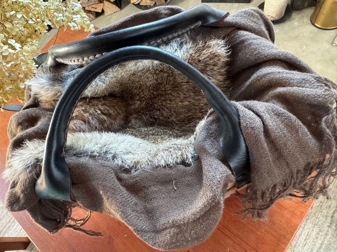 専用eb.a.gos エバゴス ブライドルシリーズ ラビットファー２本編みバッグ