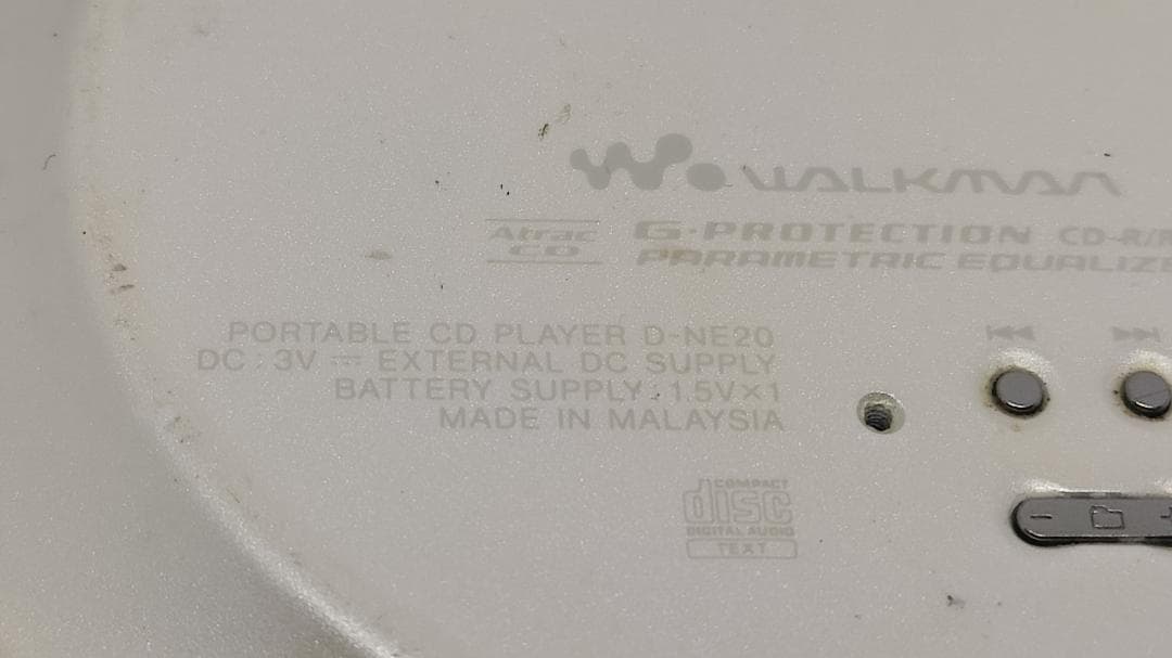 ✨【希少】✨♥ SONY CD WALKMAN D-NE20 シルバー ✨