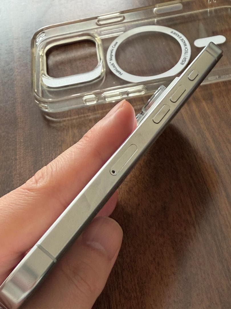 【超美品】iPhone16pro 白128G SIMフリー バッテリー99%