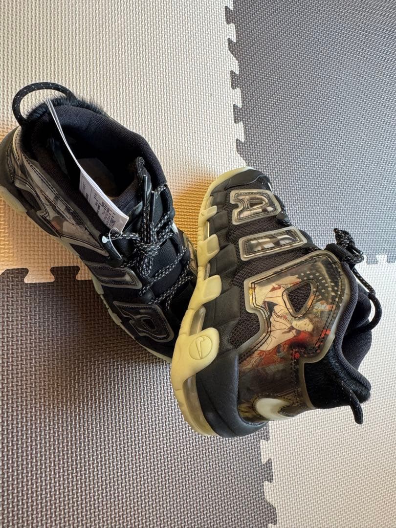 モア アップテンポ '96 オフノワール/ピュアプラチナム/ブラック/セイル