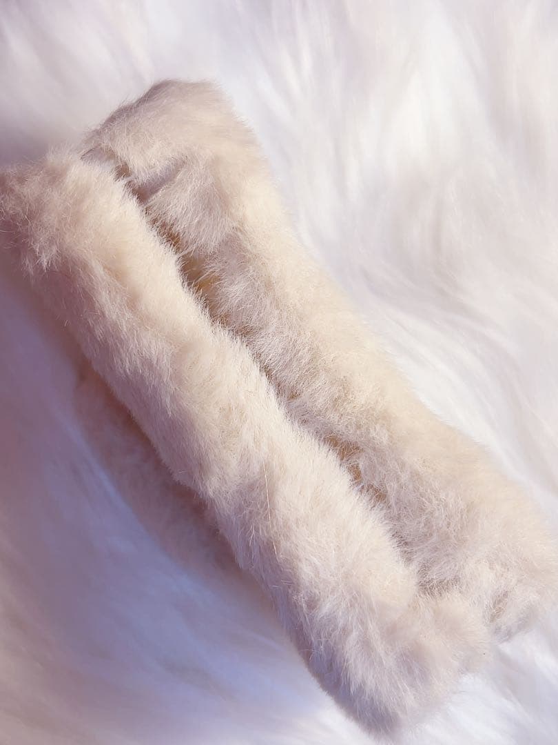 ✧︎*。CHANEL バレッタ ファー アイボリーベージュ ノベルティ ✧︎*。