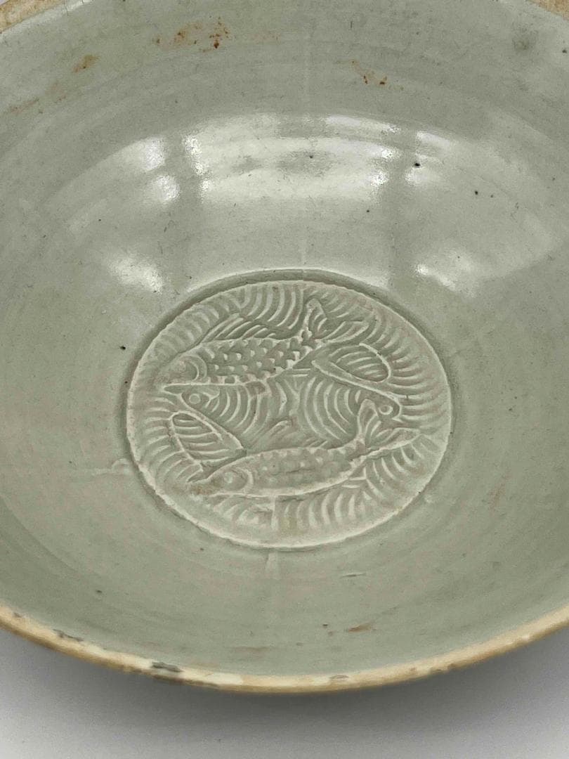 宋時代　定窯　白磁刻魚文茶碗　影青　景徳鎮　唐物　古賞物(C-73)