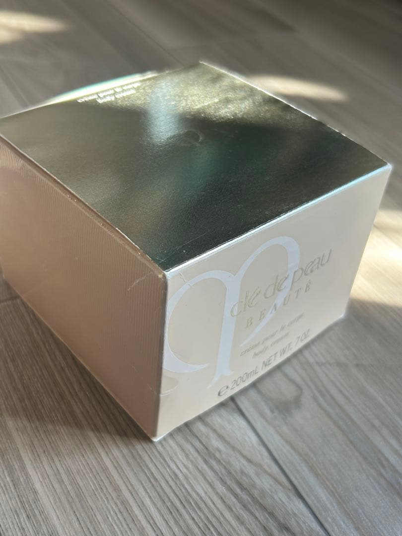 クレドポーボーテ　クレームプールルコール200g ボディクリーム　新品未使用品