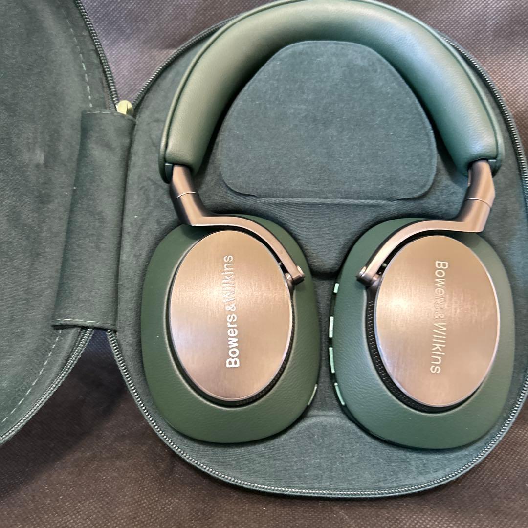 Bowers & Wilkins Px8 ワイヤレスヘッドホン