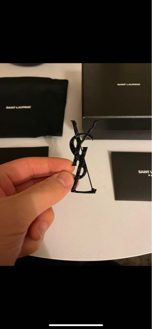【美品】クロコブローチ　サンローラン　黒
