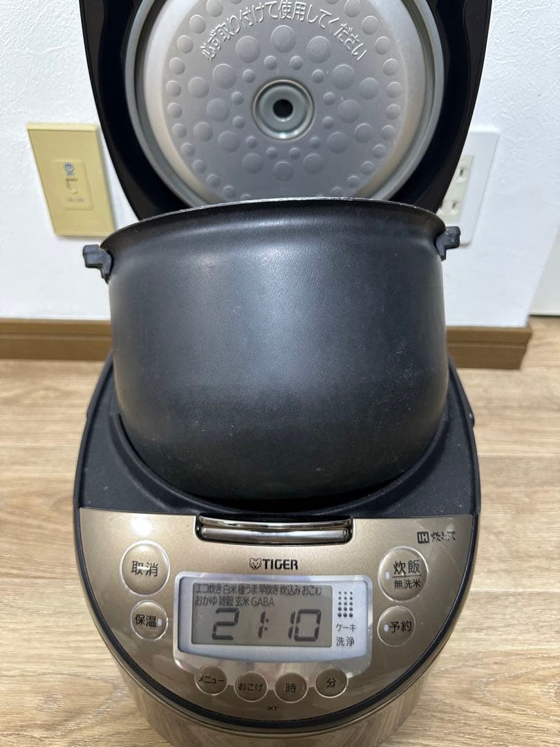 タイガーJKT-P180 炊飯器 IH炊飯ジャー 2020年製