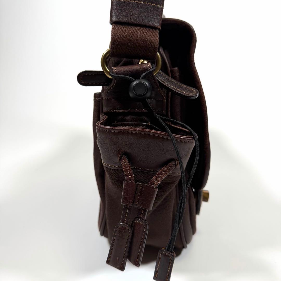 【美品】土屋鞄　ショルダーバッグ　タブラ　ターンロック　ダークブラウン　メンズ