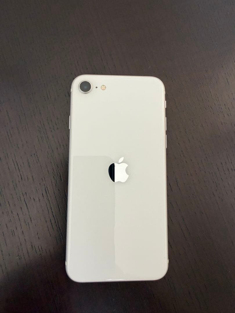 Apple iPhone SE3 ホワイト