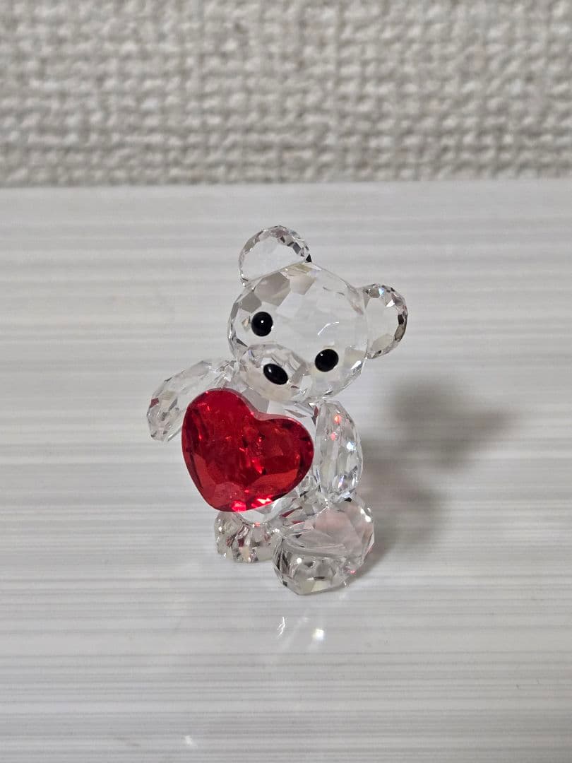 スワロフスキー クリスタル クマの置物 赤いハート