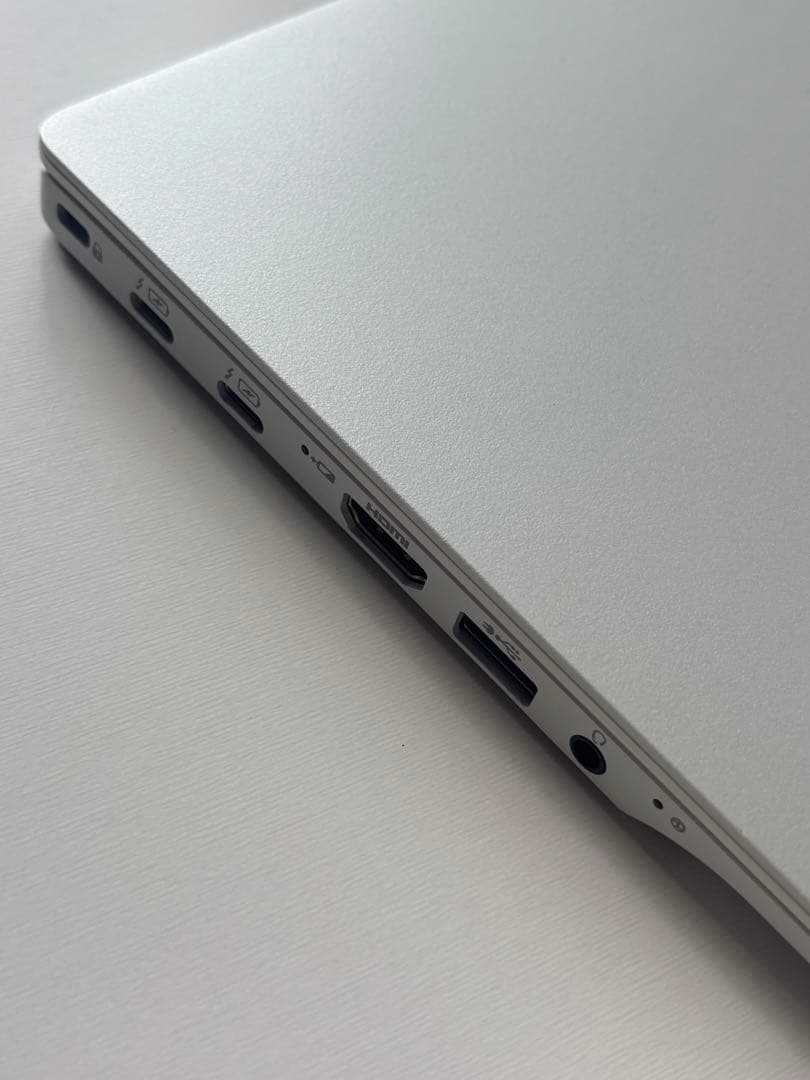 富士通 LIFEBOOK UH09/E3 Core i7 8GB 超軽量 本体