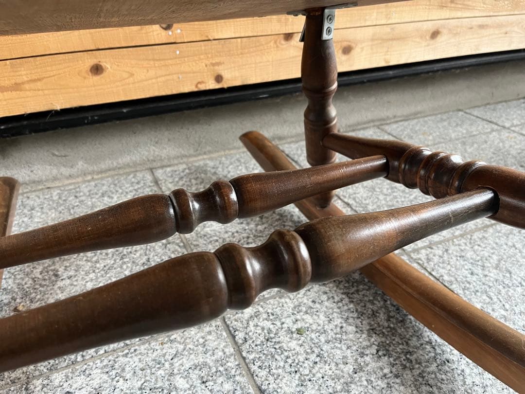 木製ロッキングチェア アンティーク 装飾付き