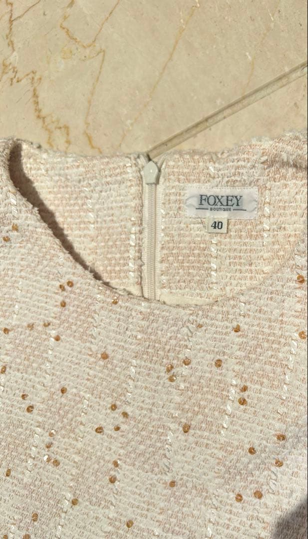 FOXEYフォクシーブティック　ツイード白ワンピース40スパンコール卒業入学