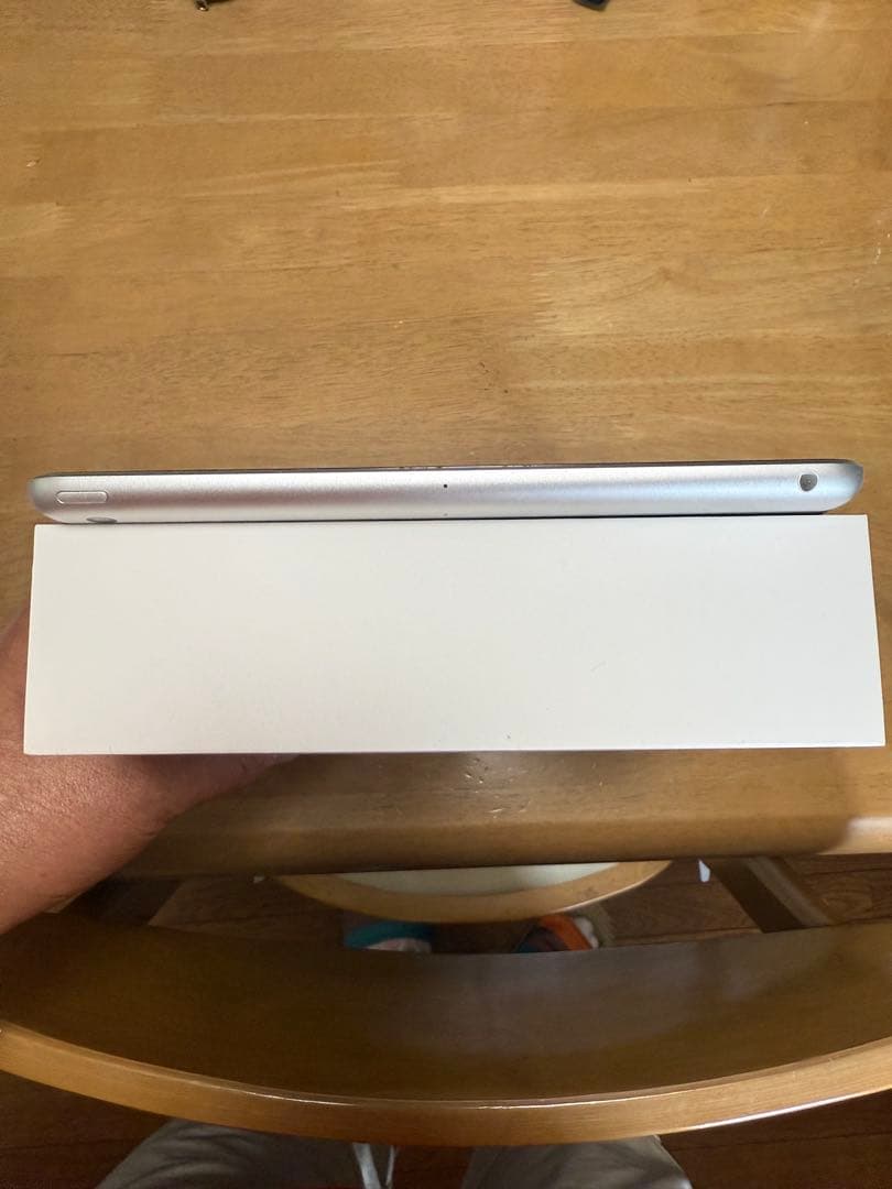 Apple iPad (第9世代) Wi-Fiモデル　256GB シルバー