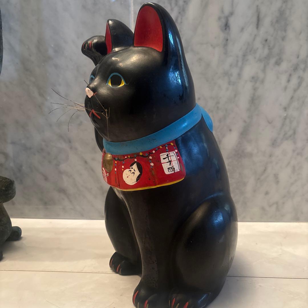 アンティーク妖艶な瞳とシュッとしたお顔立ちおかめさんが福を運ぶ特大招き猫