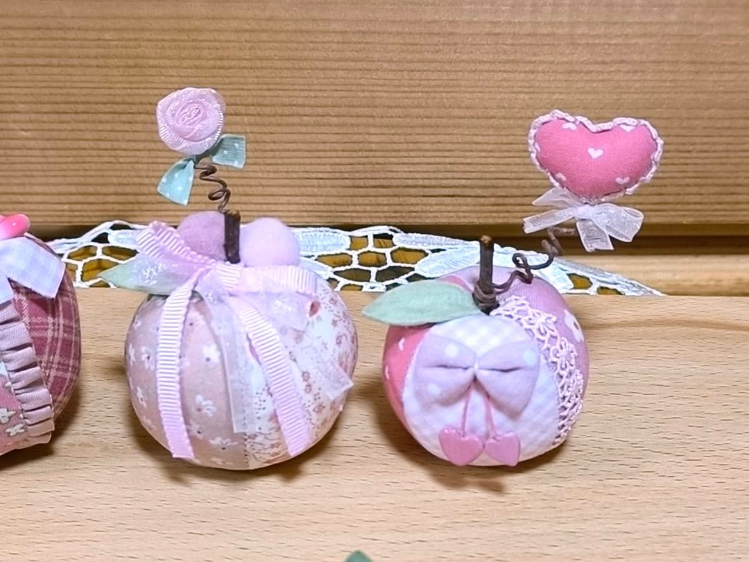 ⭐️アメリカンカントリー雑貨❤木製まん丸りんご＆乙女チックな三姉妹＆クッション