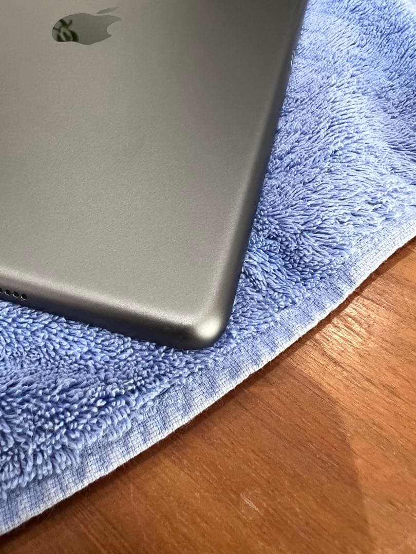 超美品Apple iPad 第８世代　スペースグレー 本体