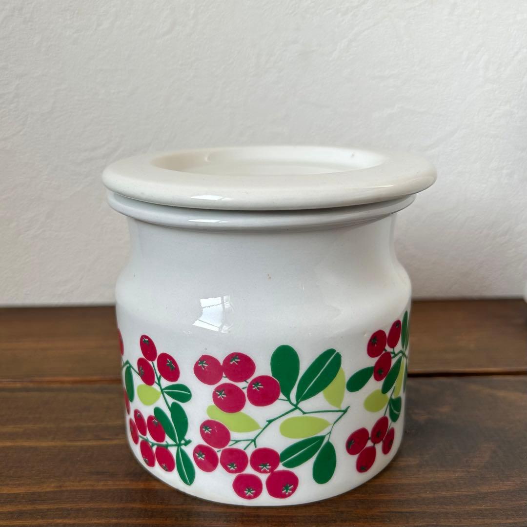 アラビア　ポモナ 蓋付き容器(リンゴンベリー) 1962年(9cm）
