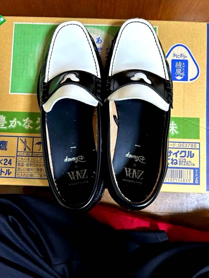 ZARA レザーペニーローファーHARRY LAMBERT × DISNEY42