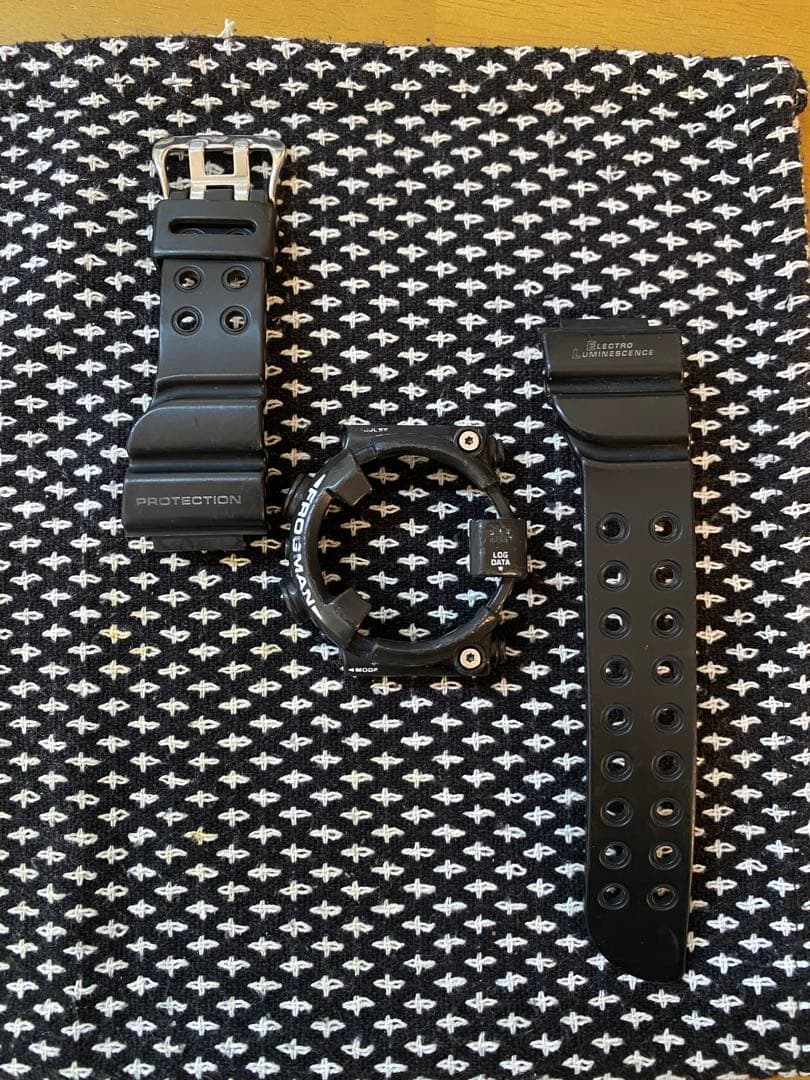 DW-8200 2代目フロッグマン本体1+純正予備ベゼル2+純正予備バンド2