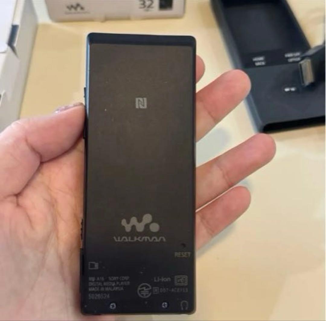 SONY NW-A16シリコンカバー付き　（32GB／ブラック） ウォークマン