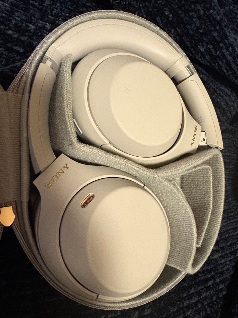 SONY WH-1000XM4 ワイヤレスヘッドホン　箱付き、ケース付き