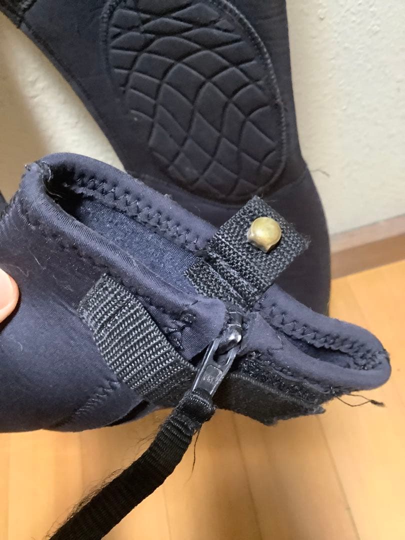 リバレイ　ウェットスーツ Mサイズ　グレー