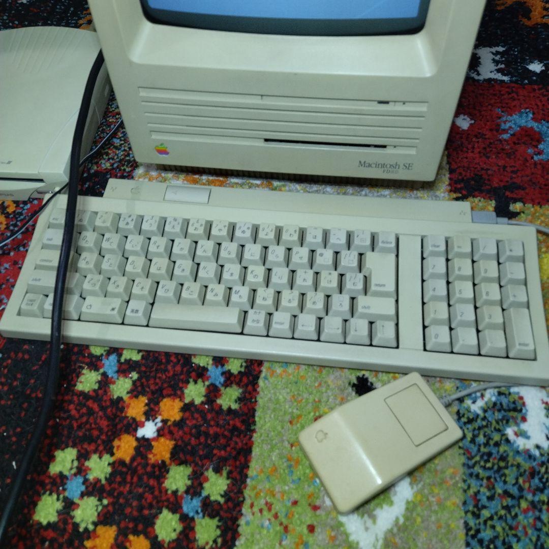 動作品　Macintosh SE　FDHD 4MB＋MOドライブ　キーボード