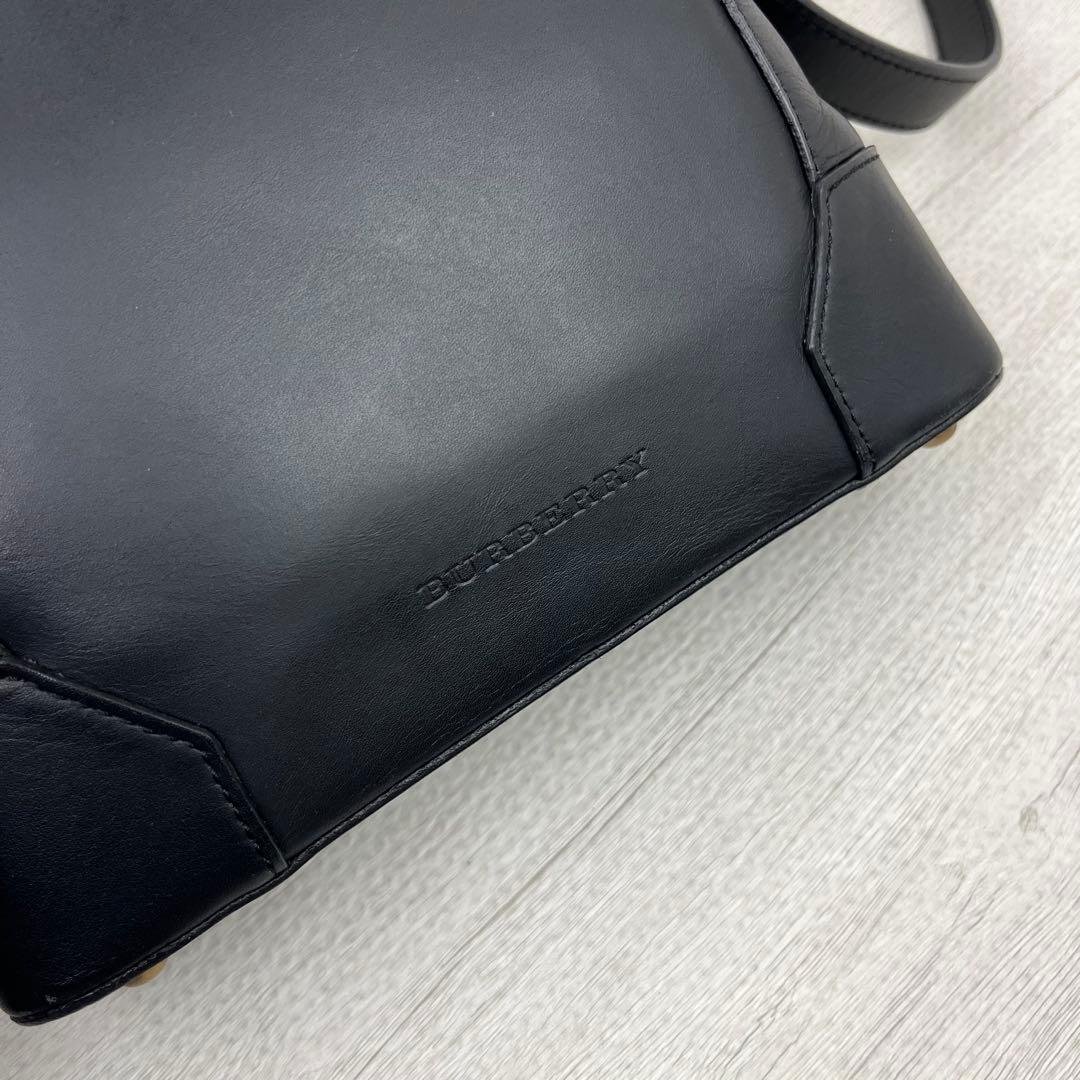 美品✨ Burberry バーバリー ショルダーバッグ ノバチェック レザー