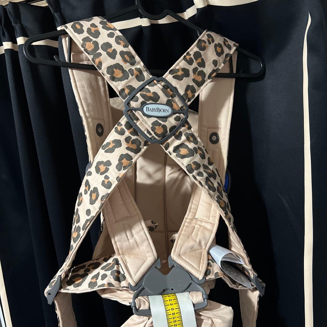 【即完売品】ベビービョルン 抱っこ紐 レオパード