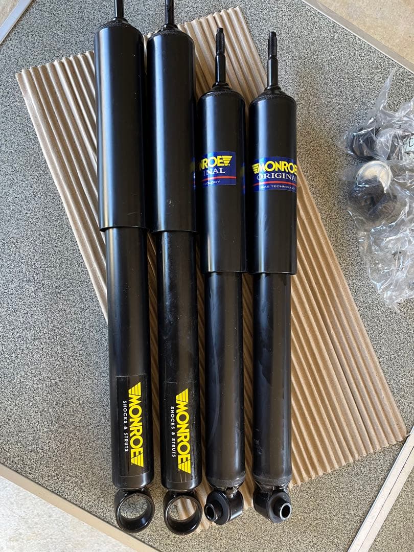 いすゞピアッツァ用ショック(JR120&JR130)