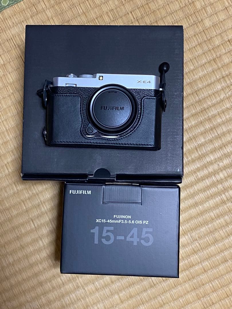 【美品】FUJIFILM X-E4 + XC 15-45