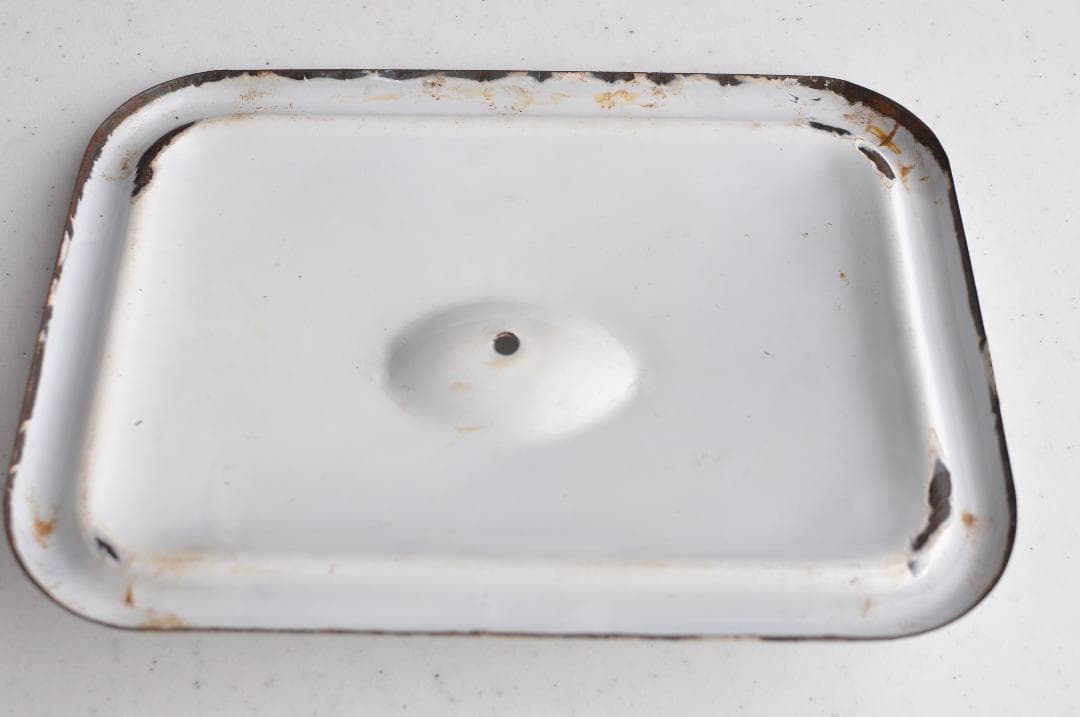 イギリスアンティーク　ホーローブレッド缶　シャビー　ビンテージ　蚤の市