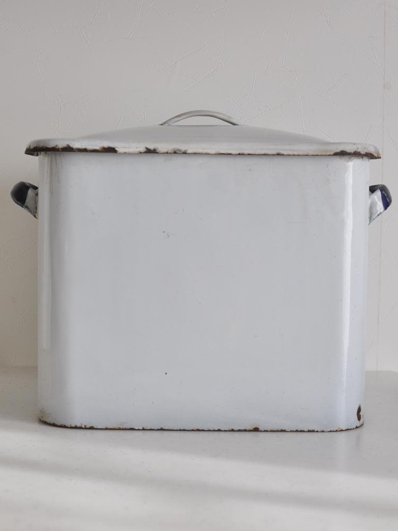 イギリスアンティーク　ホーローブレッド缶　シャビー　ビンテージ　蚤の市