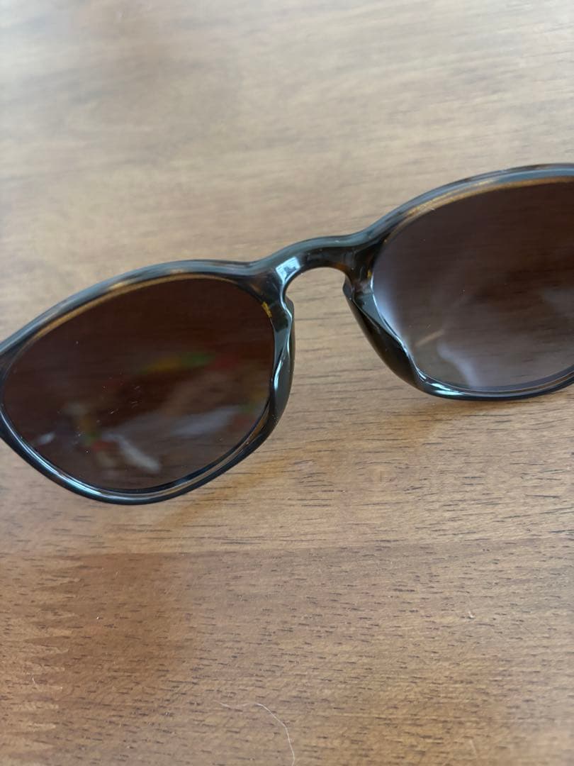 【休日値下げ】レイバン　RB4171F ERIKA 710/T5 偏光サングラス