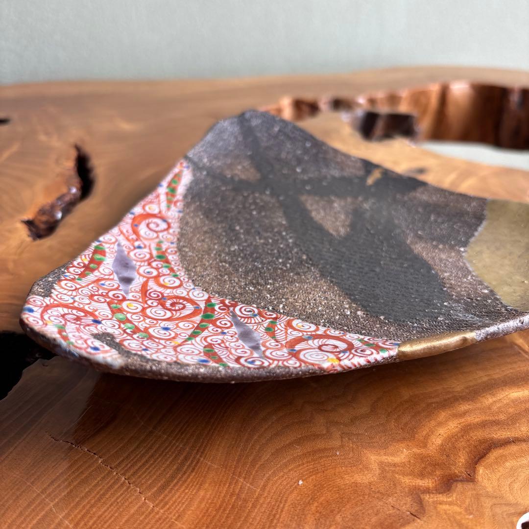 【訳あり】 苧坂恒治造 三角皿 人気作家 金直し